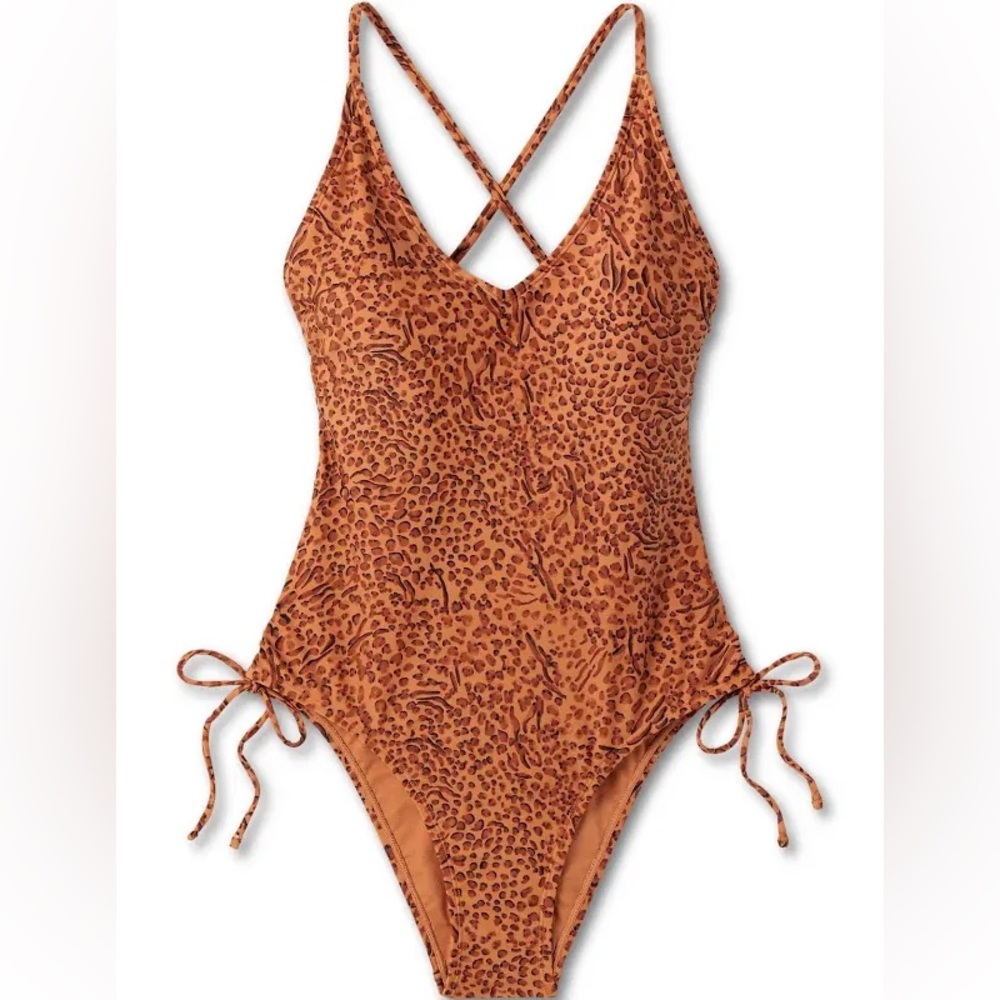 Swimsuit - Picture 3 of 4